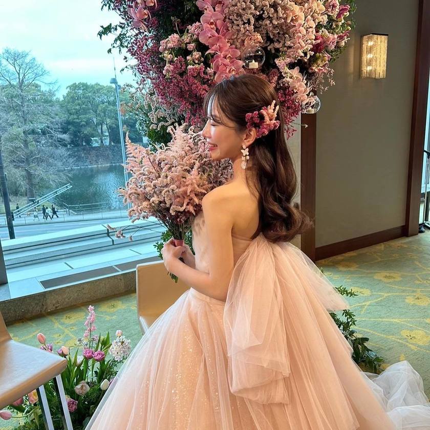 A Wedding Bouquet Special Featuring the Cute and Fluffy Starches that Will Naturally Turn into Dried Flowers♡にて紹介している画像