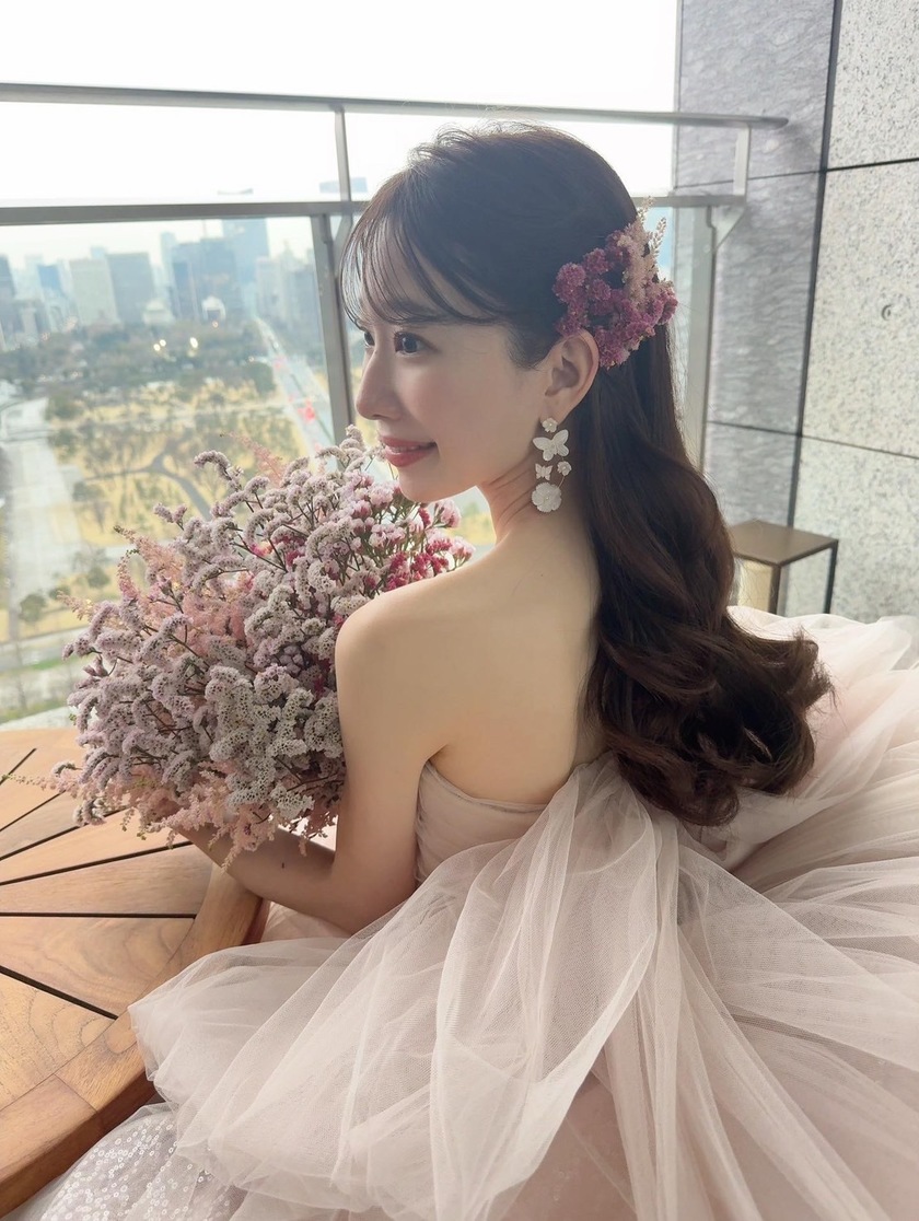 A Wedding Bouquet Special Featuring the Cute and Fluffy Starches that Will Naturally Turn into Dried Flowers♡にて紹介している画像