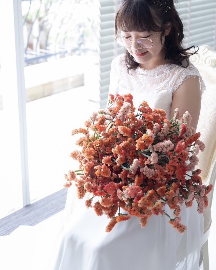A Wedding Bouquet Special Featuring the Cute and Fluffy Starches that Will Naturally Turn into Dried Flowers♡にて紹介している画像