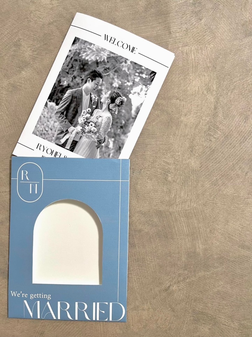 おしゃれな席札メッセージのアイデア発見！紙を引き出した小窓の中にメッセージを仕込むサプライズ💌にて紹介している画像