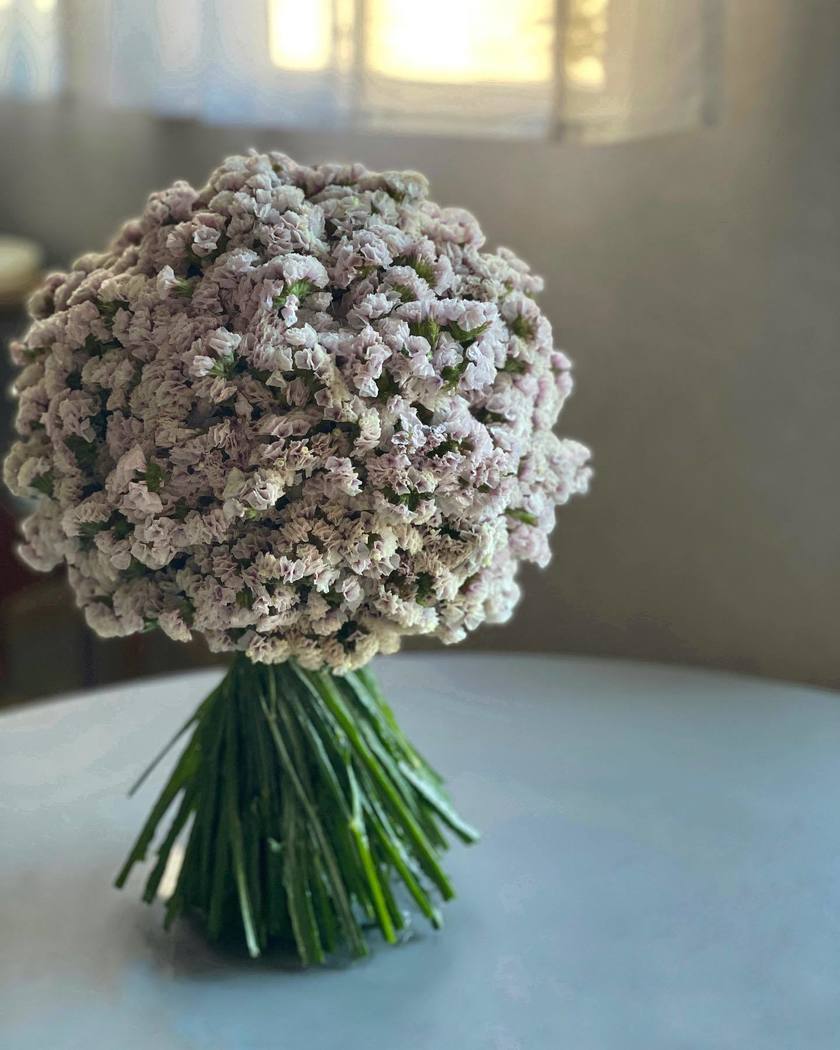 A Wedding Bouquet Special Featuring the Cute and Fluffy Starches that Will Naturally Turn into Dried Flowers♡にて紹介している画像