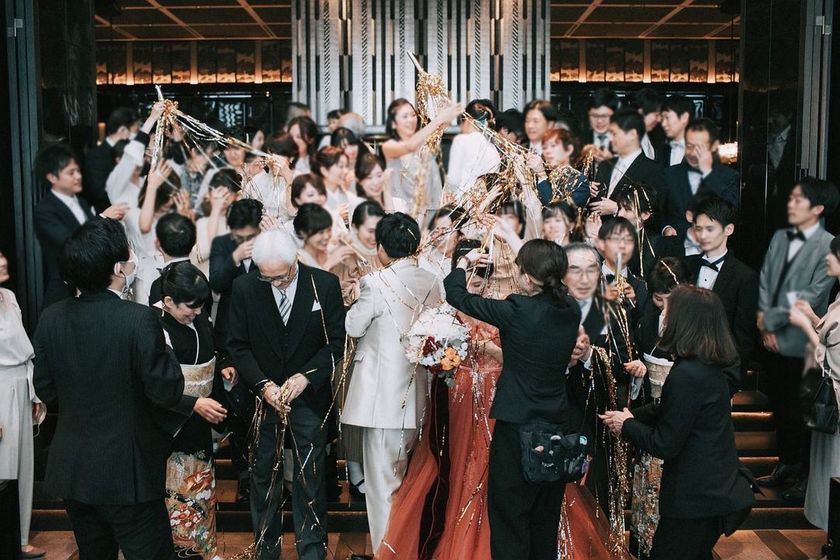 This looks fun! I want to try the "Spider Shower" in a group photo with the guests♡にて紹介している画像