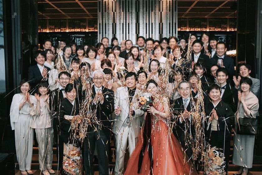 This looks fun! I want to try the "Spider Shower" in a group photo with the guests♡にて紹介している画像