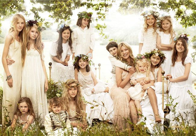 The Trendsetter of Boho: Supermodel Kate Moss's Stylish Wedding!にて紹介している画像
