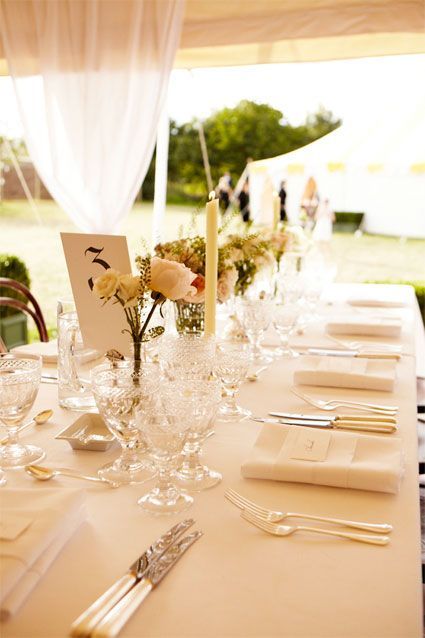 The Trendsetter of Boho: Supermodel Kate Moss's Stylish Wedding!にて紹介している画像