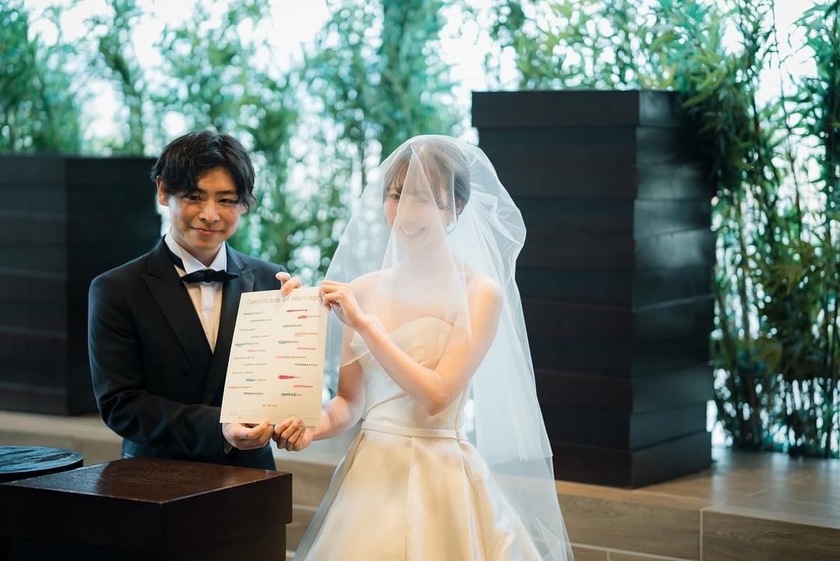 네일리스트와 화장품 브랜드에서 일하는 분들에게도♡ 매니큐어로 웨딩 캔버스를 만드는 것이 새롭다💅にて紹介している画像