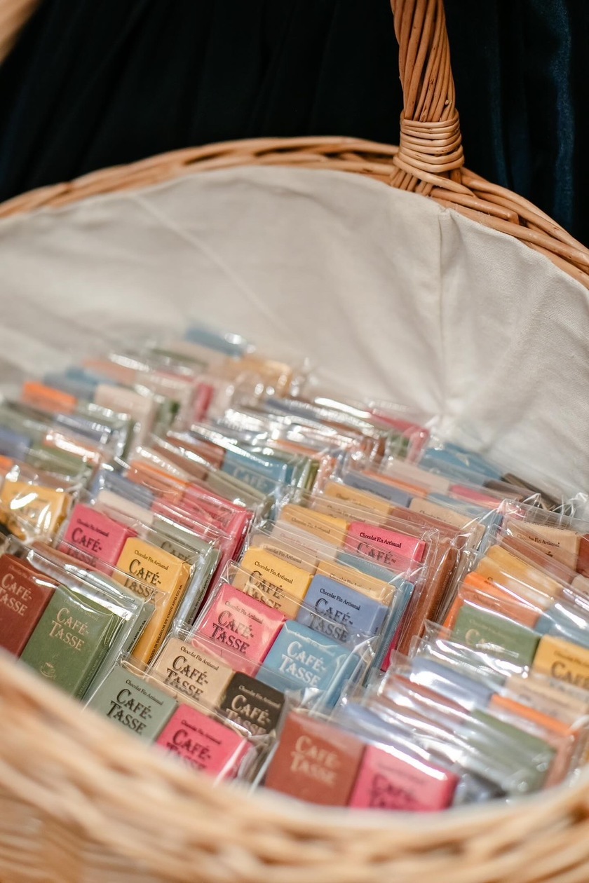 Chocolate that goes well with coffee ♡ Colorful and cute looking chocolates from [Cafetasse](https://www.cafetasse.com) 🍫にて紹介している画像