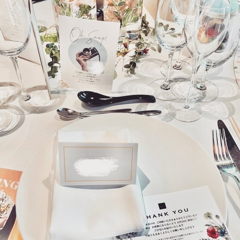 ゲスト撮影の写真はその日中に貰いたい🥹写真共有を依頼するフォトサインの内容・渡し方・デザイン特集📸にて紹介している画像