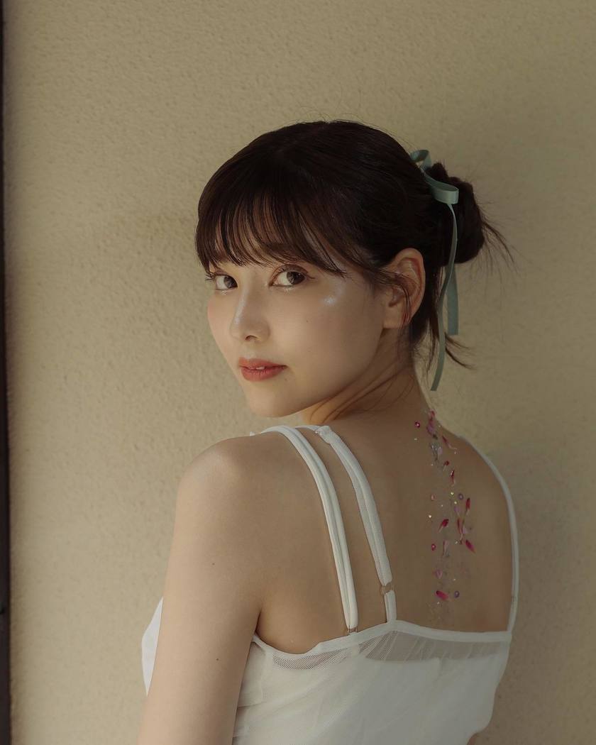 Adorning with Flowers 🌸 A Special Feature on Brides who Recently Opted for Popular 【Body Flowers】 🌼にて紹介している画像