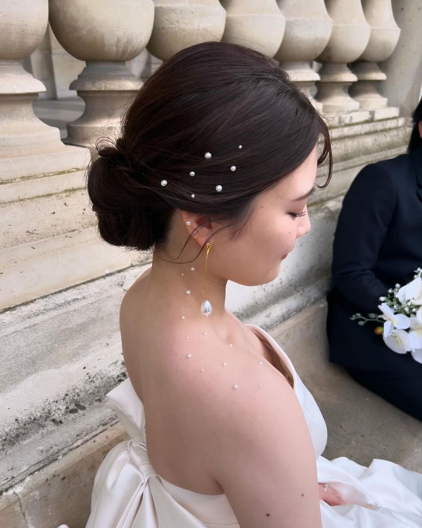 Where would you like to apply it? A collection of "Body Pearl" arrangements using pearls on the back, shoulders, and décolletage.にて紹介している画像