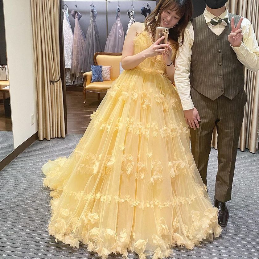 A summary of brands that have the yellow fluffy and fuzzy dress, also known as the chick dress. 🐤にて紹介している画像