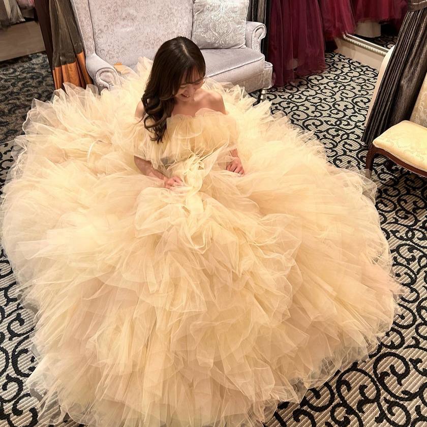 A summary of brands that have the yellow fluffy and fuzzy dress, also known as the chick dress. 🐤にて紹介している画像