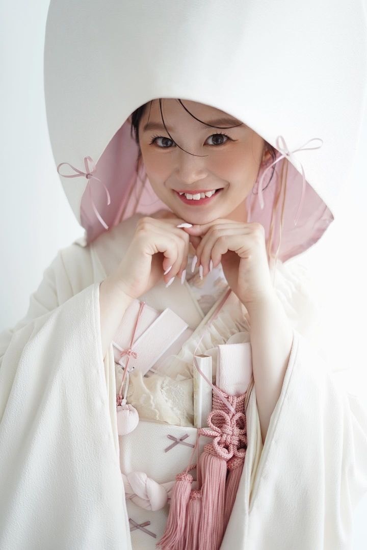 白無垢にピッタリ！ピンクの縁が入っているかわ綿帽子♡ 白無垢綿帽子付きとピンクの色打掛で』(撮影日：2018年10月19日