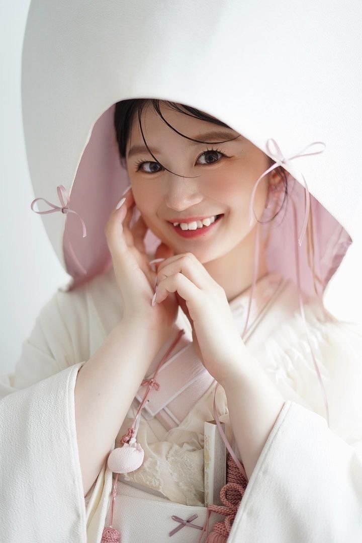 トレンドは和装にも♡白無垢に【リボン】をつけるのが新しくて流行るかも🎀にて紹介している画像
