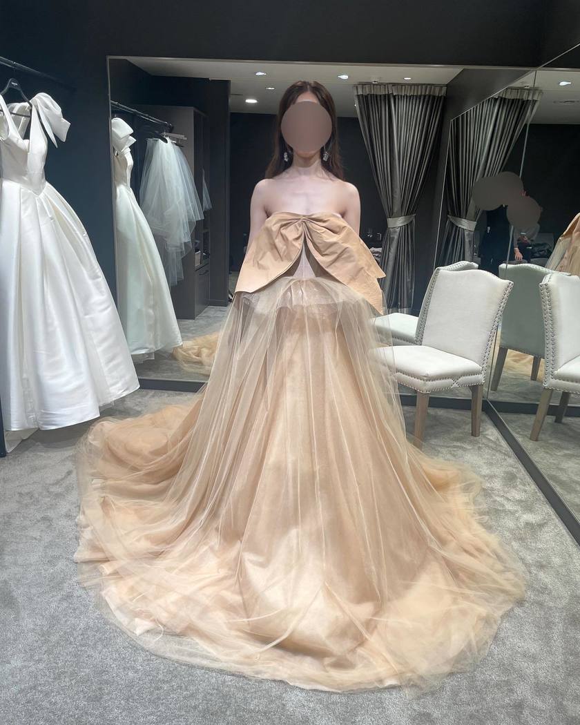 Skin is visible......😲🎀 Vera Wang's 【HEAMIA】 is shockingly cute and sexy 🖤にて紹介している画像