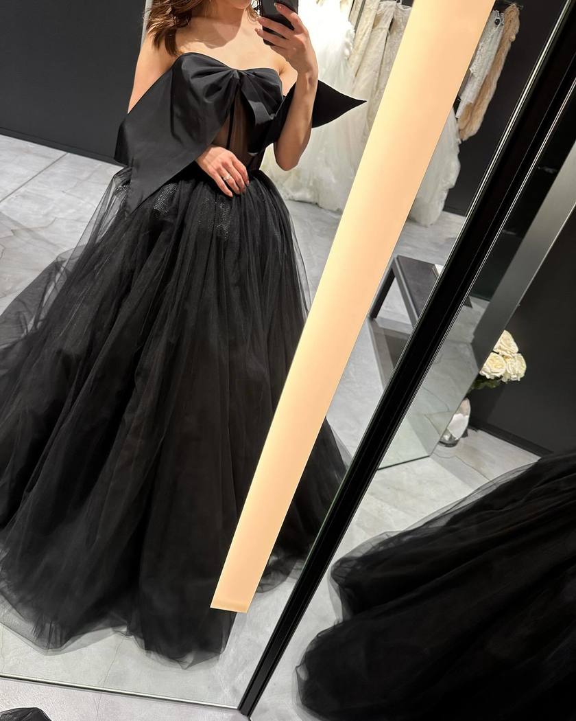 Skin is visible......😲🎀 Vera Wang's 【HEAMIA】 is shockingly cute and sexy 🖤にて紹介している画像