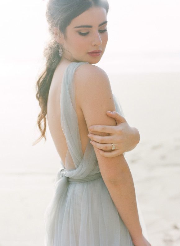 マリーアントワネットも愛した色♡ブルーグレードレスが最高に大人可愛い！にて紹介している画像