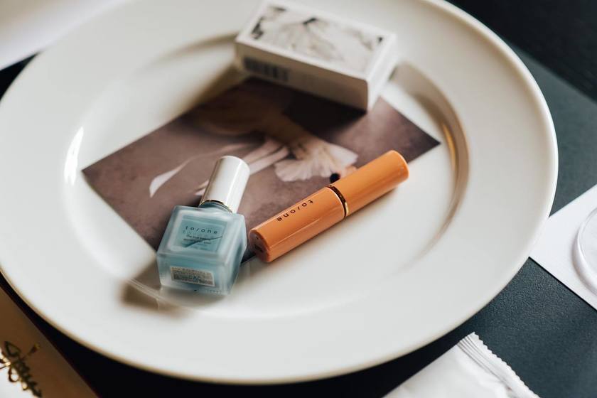 Display all the gifts on one plate 🍽️ The idea of the "gift plate" is fresh and innovative 👏🏻にて紹介している画像