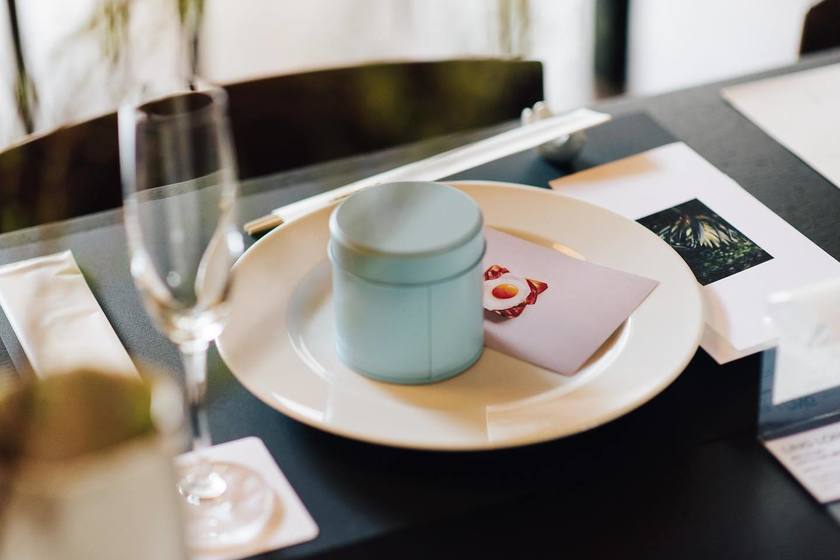 Display all the gifts on one plate 🍽️ The idea of the "gift plate" is fresh and innovative 👏🏻にて紹介している画像