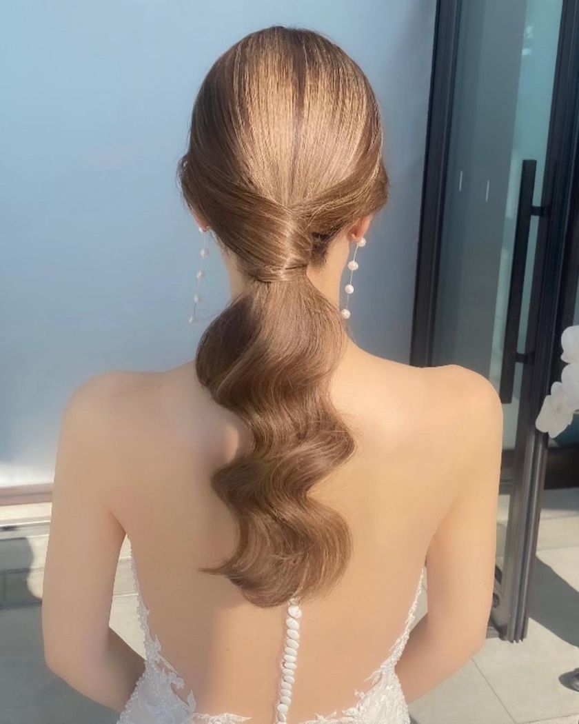 海外セレブ風の大きい巻き髪。お人形さんみたいで可愛い「ハリウッドウェーブ」ヘアアレンジ特集にて紹介している画像