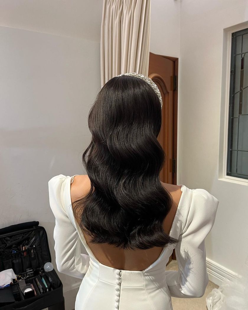 海外セレブ風の大きい巻き髪。お人形さんみたいで可愛い「ハリウッドウェーブ」ヘアアレンジ特集にて紹介している画像