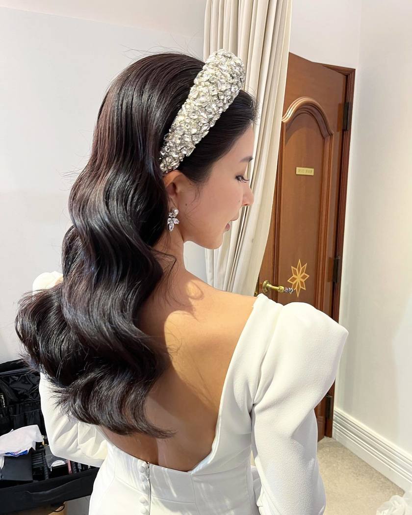 海外セレブ風の大きい巻き髪。お人形さんみたいで可愛い「ハリウッドウェーブ」ヘアアレンジ特集にて紹介している画像