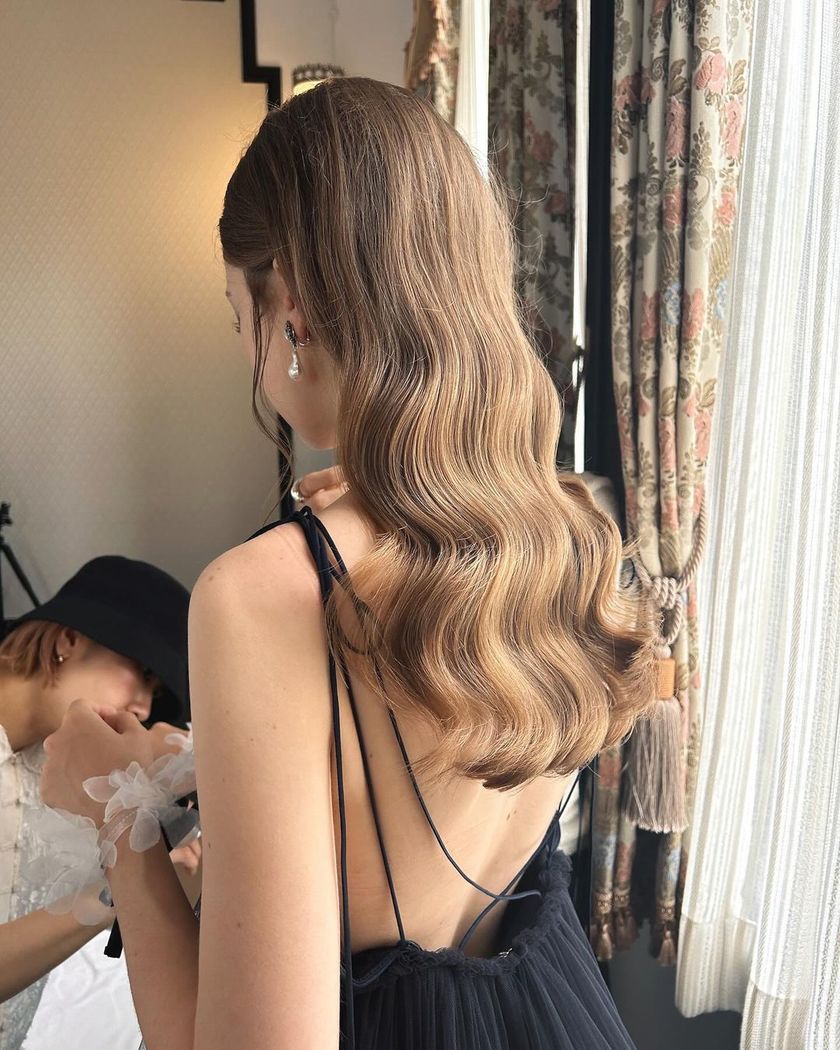 海外セレブ風の大きい巻き髪。お人形さんみたいで可愛い「ハリウッドウェーブ」ヘアアレンジ特集にて紹介している画像