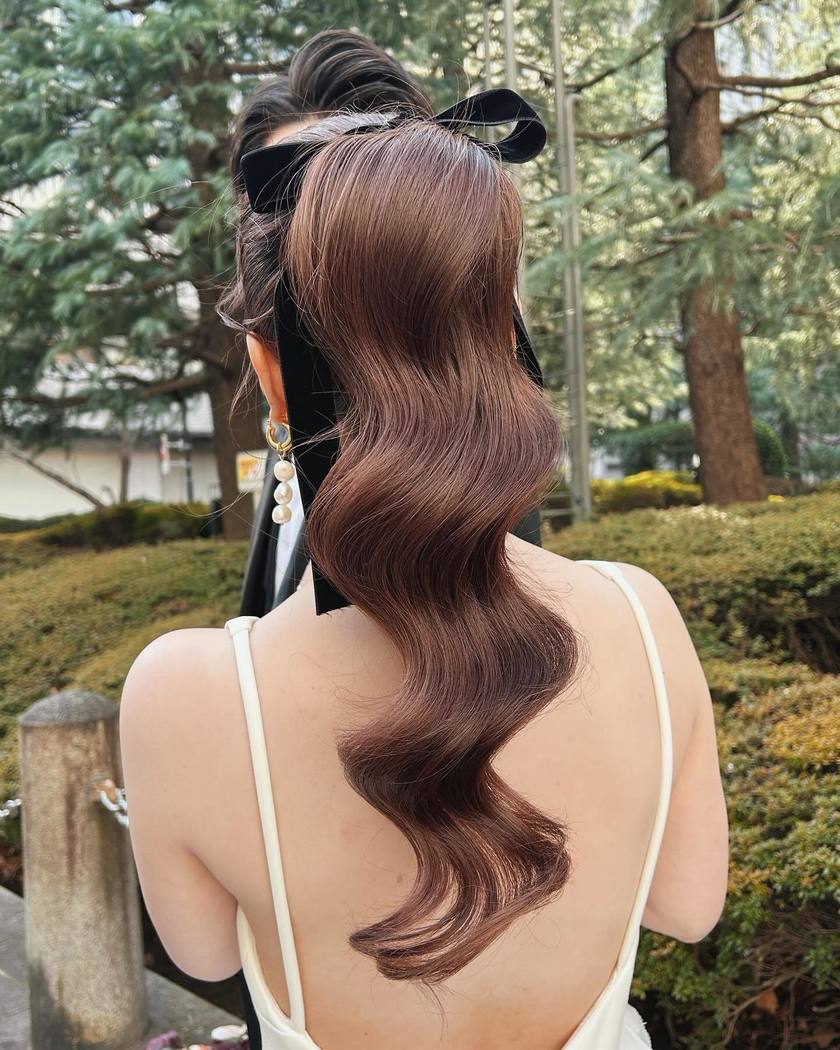 海外セレブ風の大きい巻き髪。お人形さんみたいで可愛い「ハリウッドウェーブ」ヘアアレンジ特集にて紹介している画像