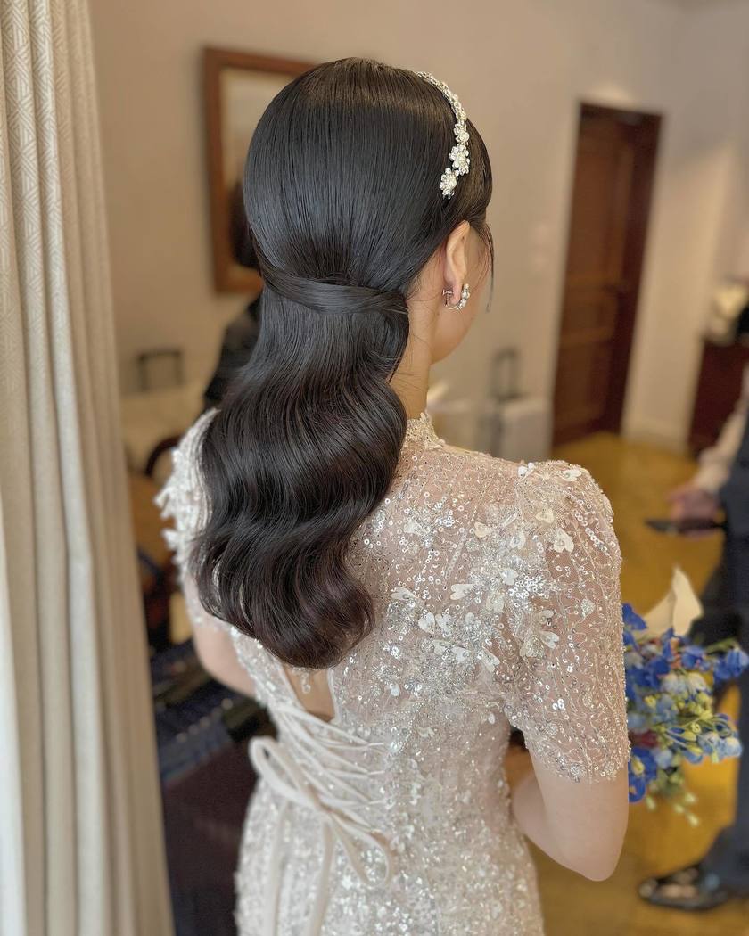 海外セレブ風の大きい巻き髪。お人形さんみたいで可愛い「ハリウッドウェーブ」ヘアアレンジ特集にて紹介している画像