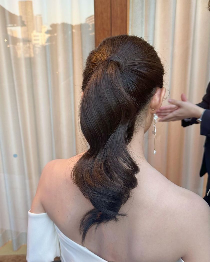 海外セレブ風の大きい巻き髪。お人形さんみたいで可愛い「ハリウッドウェーブ」ヘアアレンジ特集にて紹介している画像