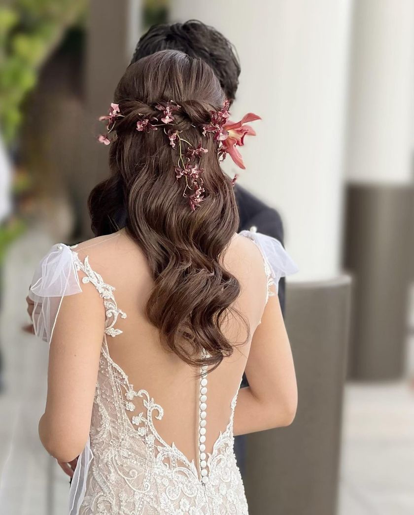 海外セレブ風の大きい巻き髪。お人形さんみたいで可愛い「ハリウッドウェーブ」ヘアアレンジ特集にて紹介している画像