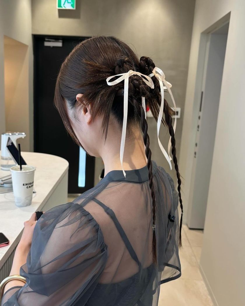 A guide for showing directly to your hairdresser: Recently trending 【Kachimori Hair】 Wedding Guest Hairstyles Special ♡にて紹介している画像