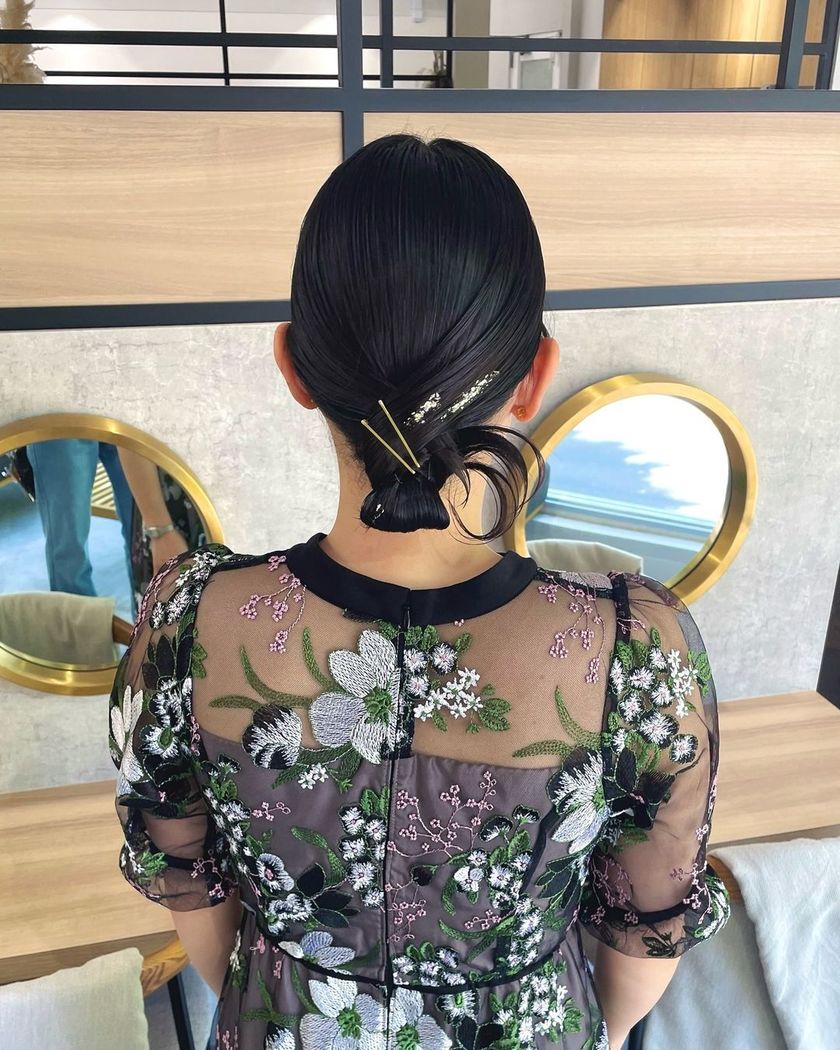 A guide for showing directly to your hairdresser: Recently trending 【Kachimori Hair】 Wedding Guest Hairstyles Special ♡にて紹介している画像