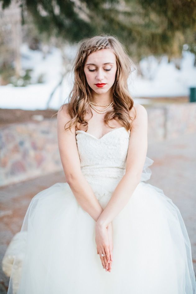 Bangs: The Ultimate Weapon to Make Brides Adorable ♡ Recommended Hairstyle Arrangements for Different Bangs ♩にて紹介している画像