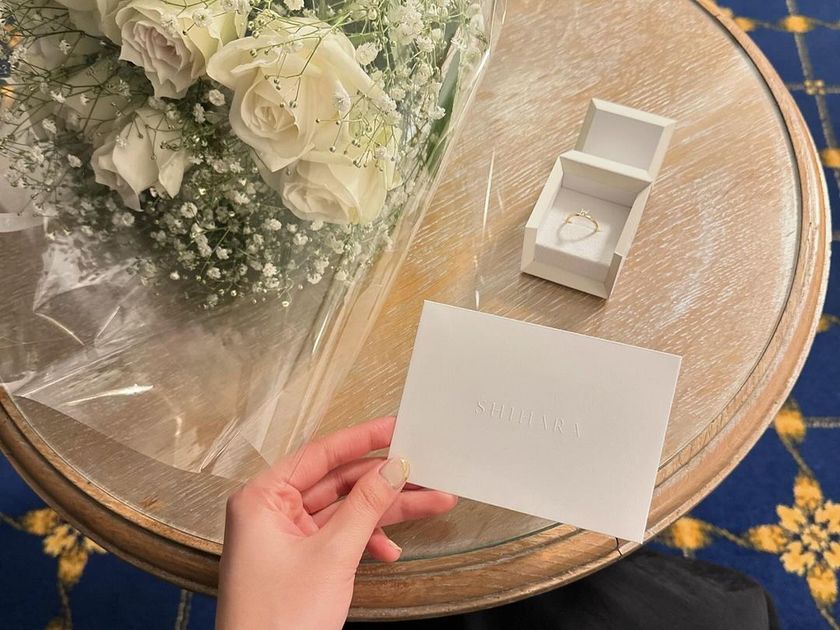 王道の赤いバラの花束以外が増えてる！インスタで見つけた「今どきプロポーズブーケ」特集🌷にて紹介している画像