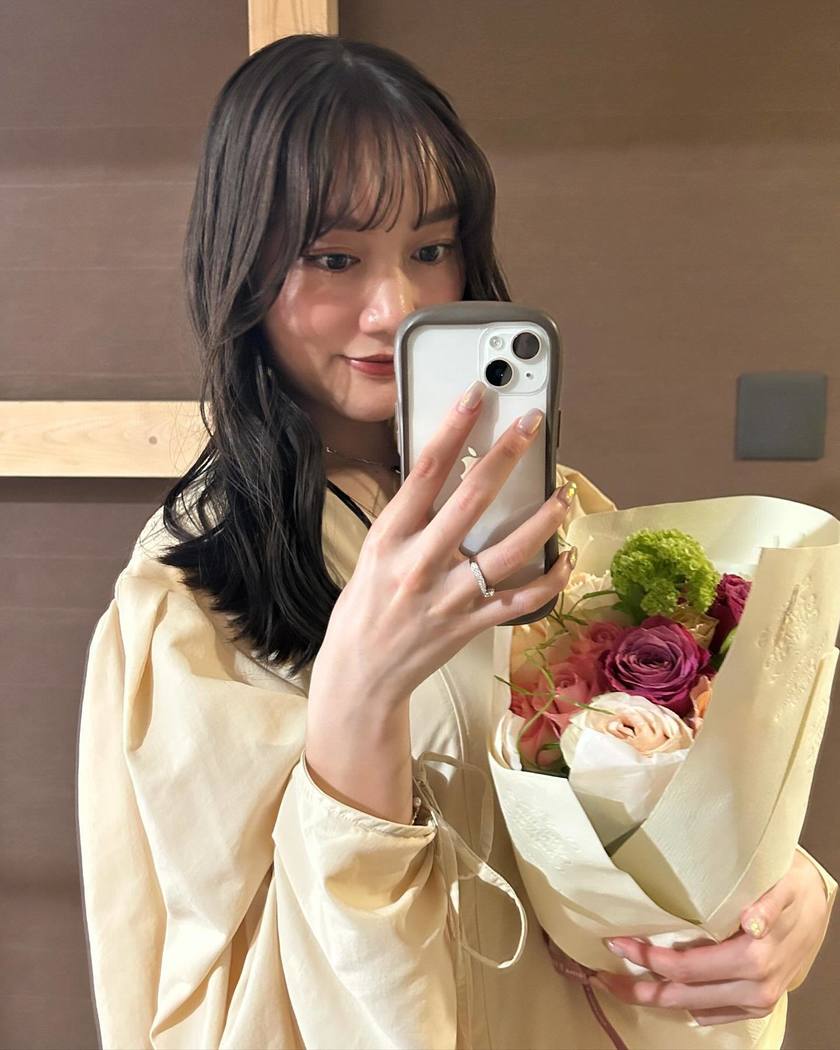 王道の赤いバラの花束以外が増えてる！インスタで見つけた「今どきプロポーズブーケ」特集🌷にて紹介している画像
