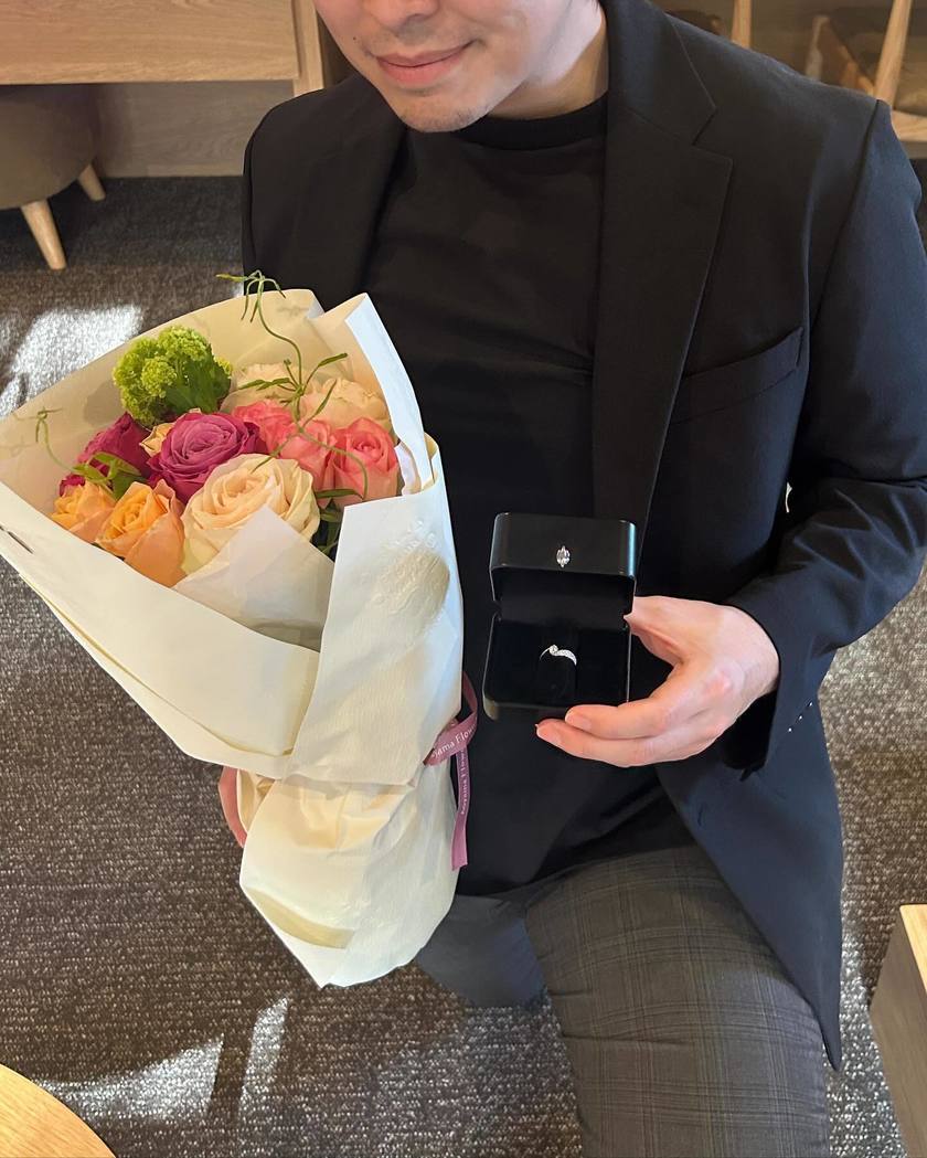 王道の赤いバラの花束以外が増えてる！インスタで見つけた「今どきプロポーズブーケ」特集🌷にて紹介している画像