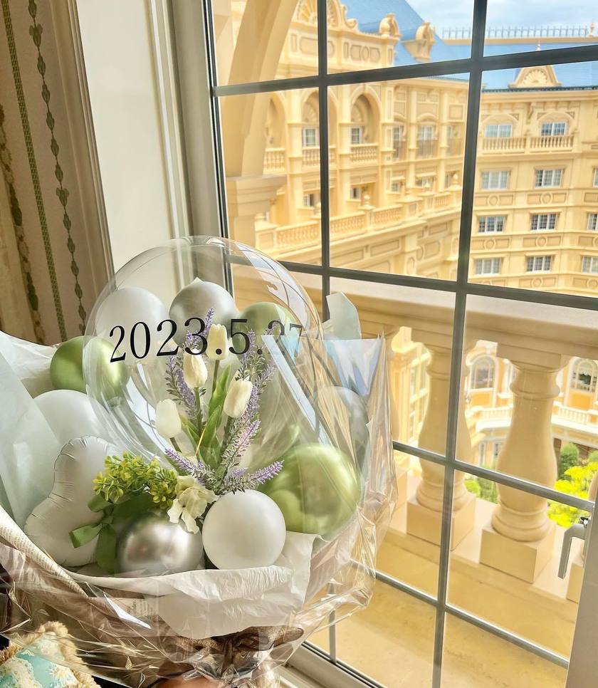 王道の赤いバラの花束以外が増えてる！インスタで見つけた「今どきプロポーズブーケ」特集🌷にて紹介している画像