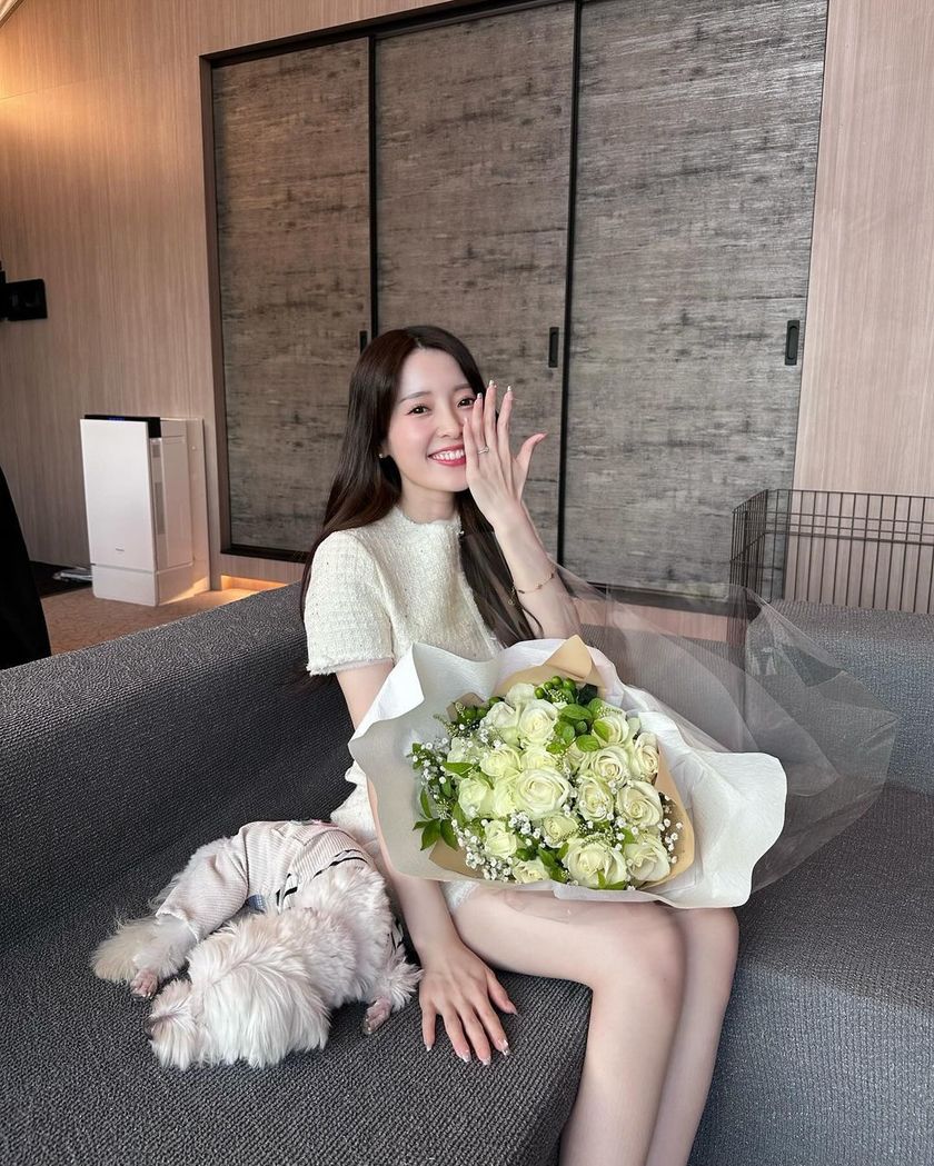 王道の赤いバラの花束以外が増えてる！インスタで見つけた「今どきプロポーズブーケ」特集🌷にて紹介している画像