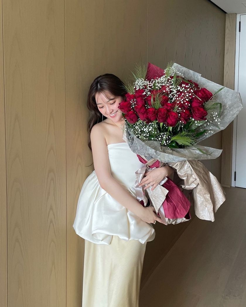 王道の赤いバラの花束以外が増えてる！インスタで見つけた「今どきプロポーズブーケ」特集🌷にて紹介している画像