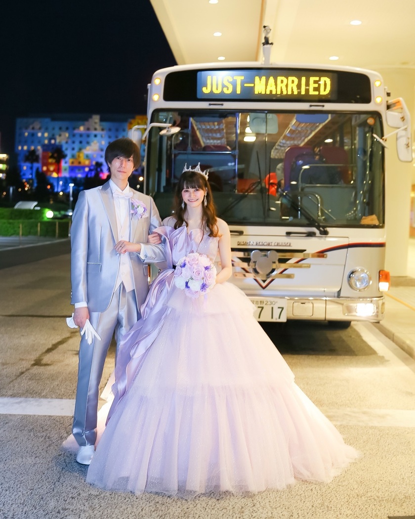 見れたら幸せ🕊️ミッキーバスの行き先は結婚式の日限定で「JUST MARRIED」になる🏰🎈にて紹介している画像