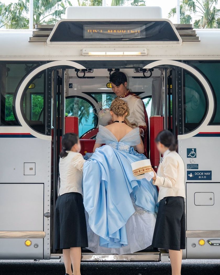 見れたら幸せ🕊️ミッキーバスの行き先は結婚式の日限定で「JUST MARRIED」になる🏰🎈にて紹介している画像