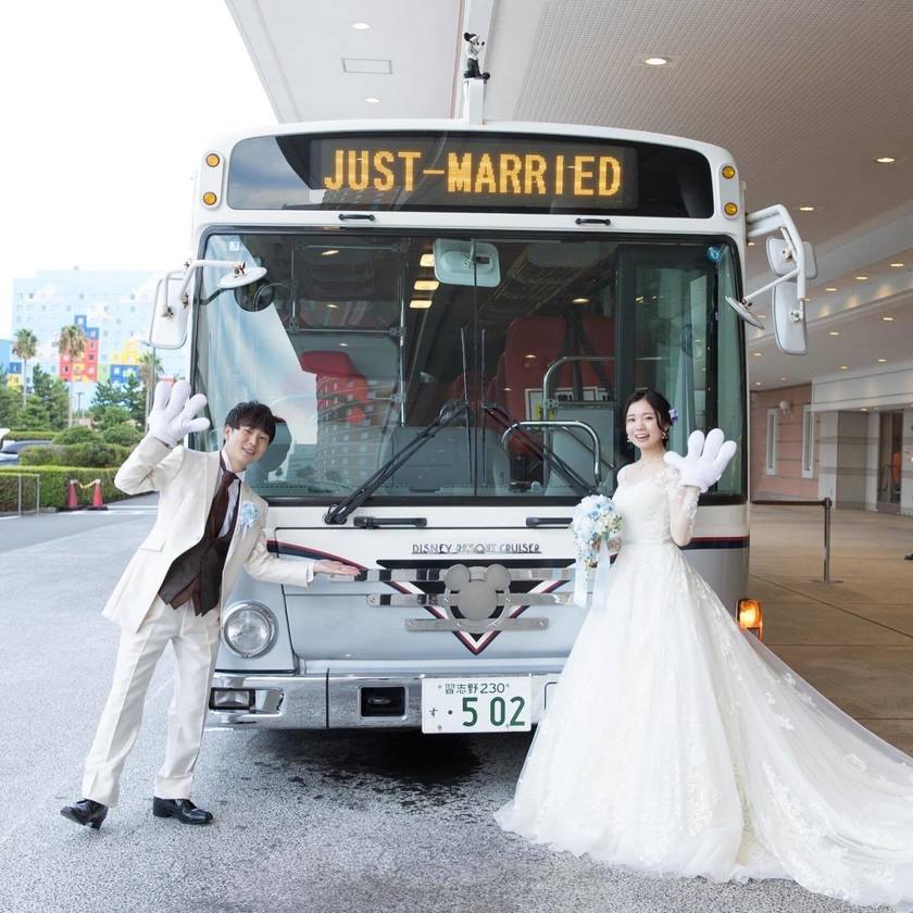見れたら幸せ🕊️ミッキーバスの行き先は結婚式の日限定で「JUST MARRIED」になる🏰🎈にて紹介している画像