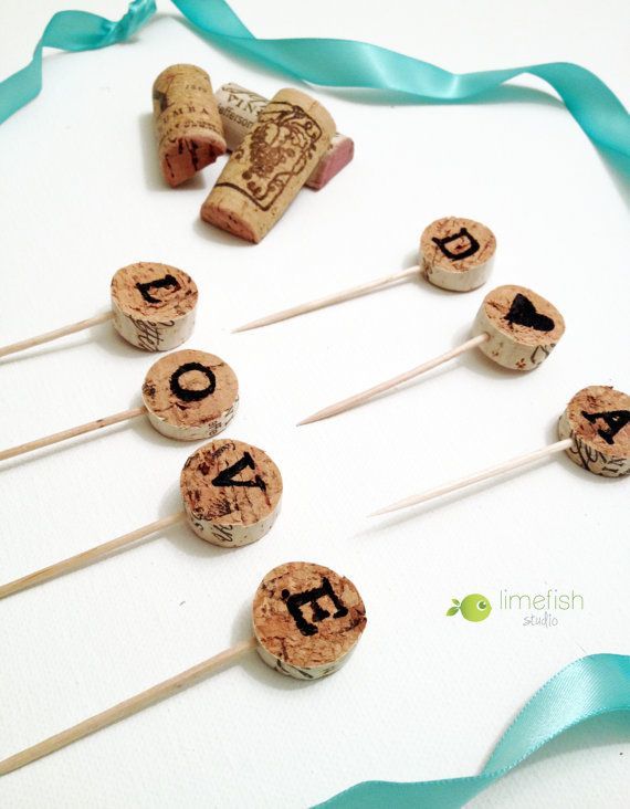 Classic Overseas DIY: Wedding Decoration Ideas Using Wine Corks ♡にて紹介している画像