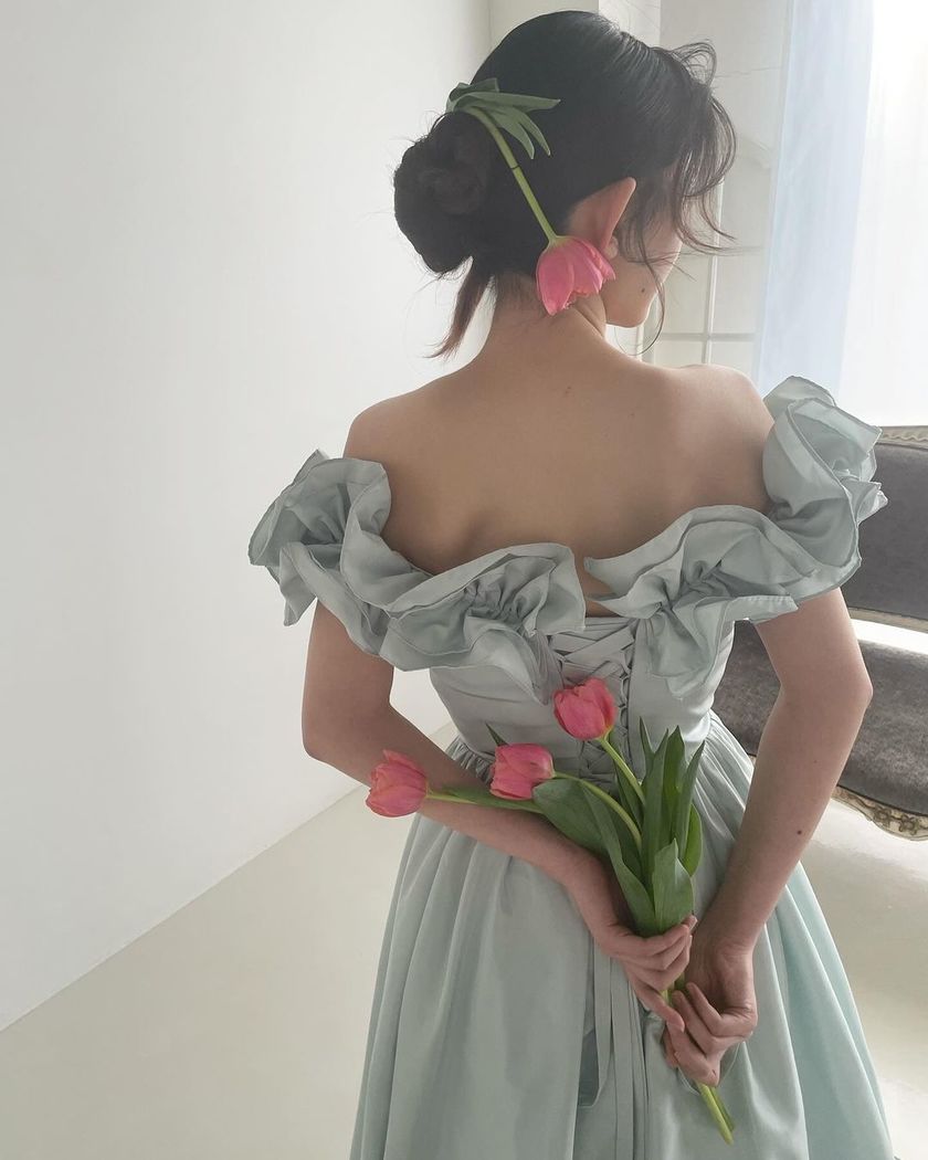 Recent Trends Made Clear! A Comprehensive Guide to Popular and Desired Bridal Hair Arrangements for 2024*にて紹介している画像