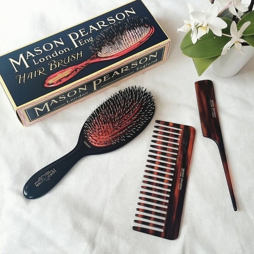 If you're struggling to find a gift, an "in-bath hair comb" seems like it would be well-received! 🛁🪮💆♀️にて紹介している画像