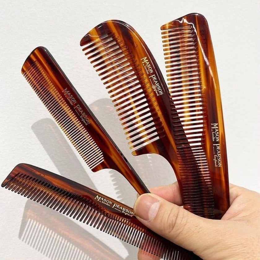 Emiri Aizawa also uses it. Featured in "The Devil Wears Prada"! The Rolls-Royce of brushes, "Mason Pearson" 🇬🇧にて紹介している画像