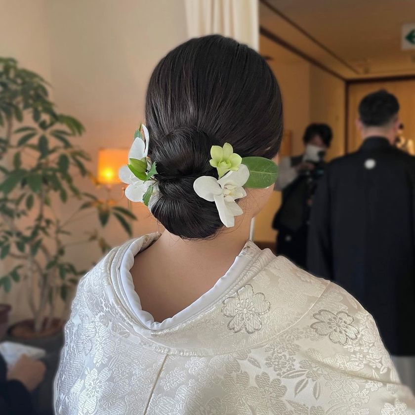 Bridal hair and guest hair both ♡ A new arrangement of chignon, "Ribbon Chignon" summary 🎀にて紹介している画像
