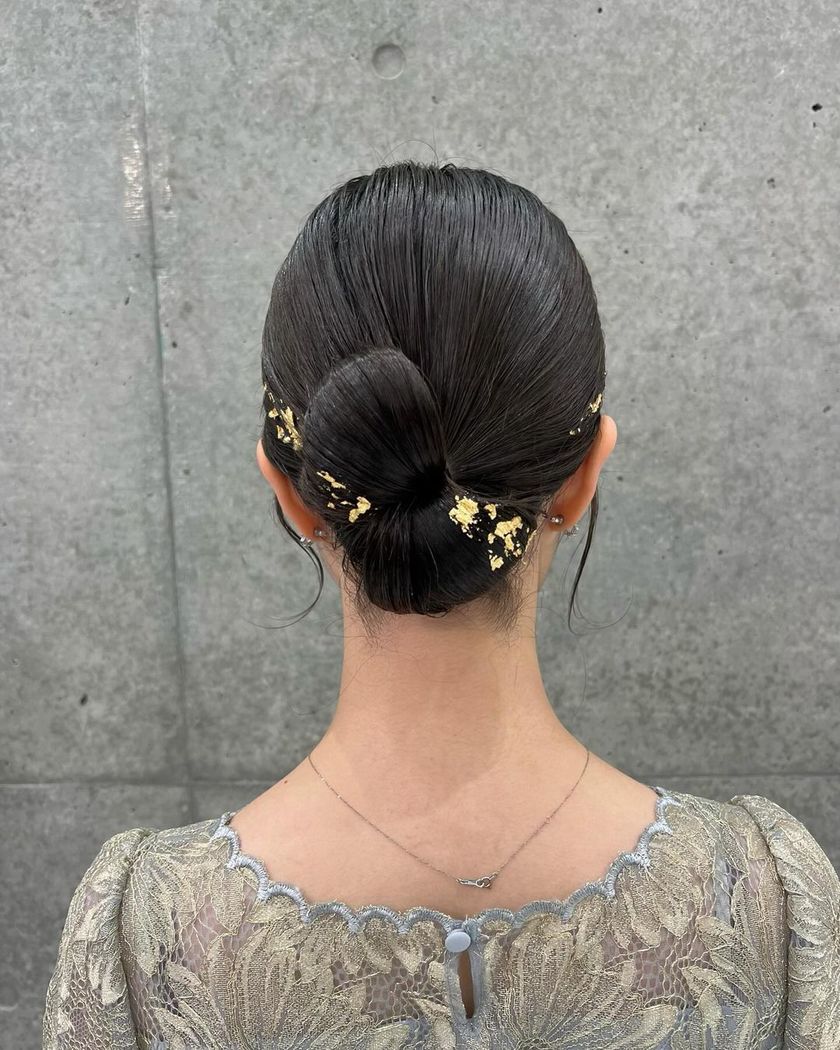 Bridal hair and guest hair both ♡ A new arrangement of chignon, "Ribbon Chignon" summary 🎀にて紹介している画像