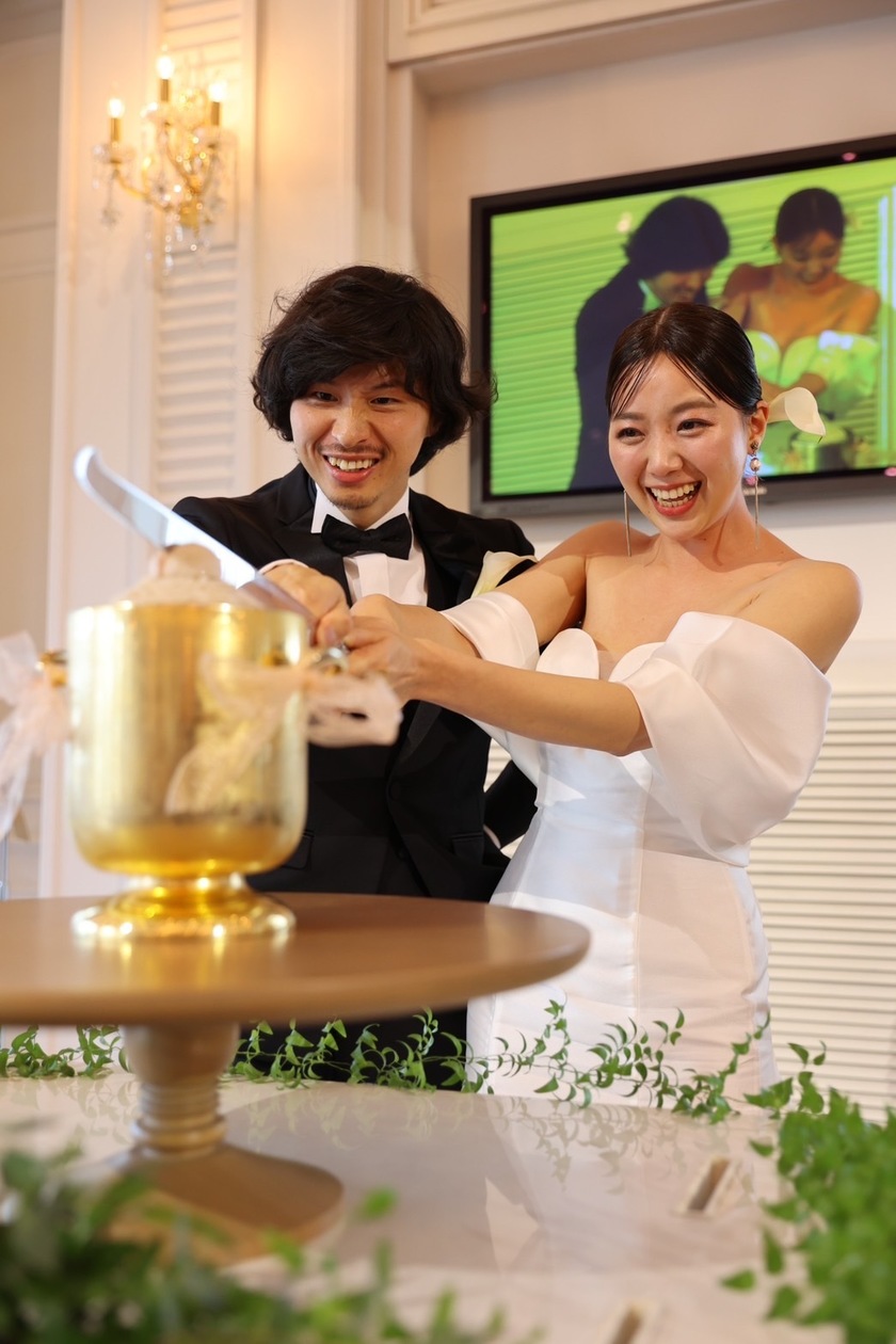 Unique, Interesting & Cute! 6 Alternatives to the Traditional Cake Cutting Ceremonyにて紹介している画像